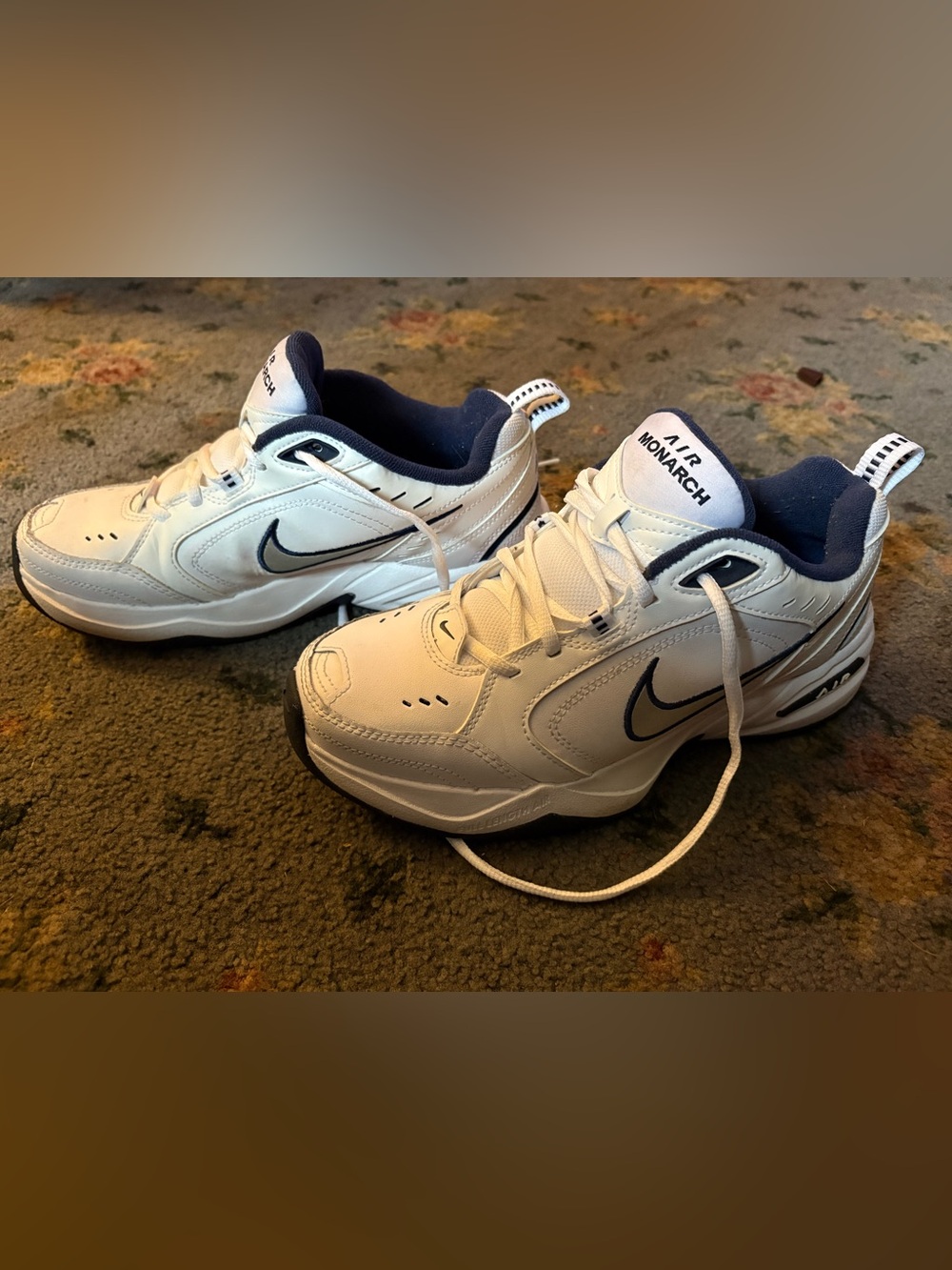 Nike Air Monarch men’s 7.5 EUC!!